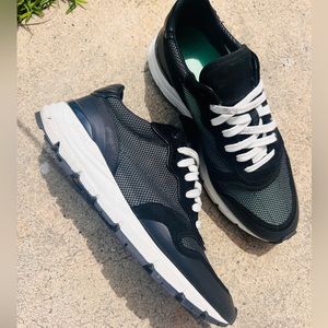 John Elliot Edition One Runner Black x Ivory